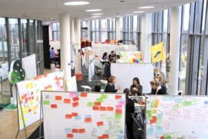 Quelle: HPI School of Design Thinking, Students & Space, © Kay Herschelmann